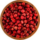 Ansicht von Gewürz, Pfefferkörner rosa Beeren in einer Holzschale